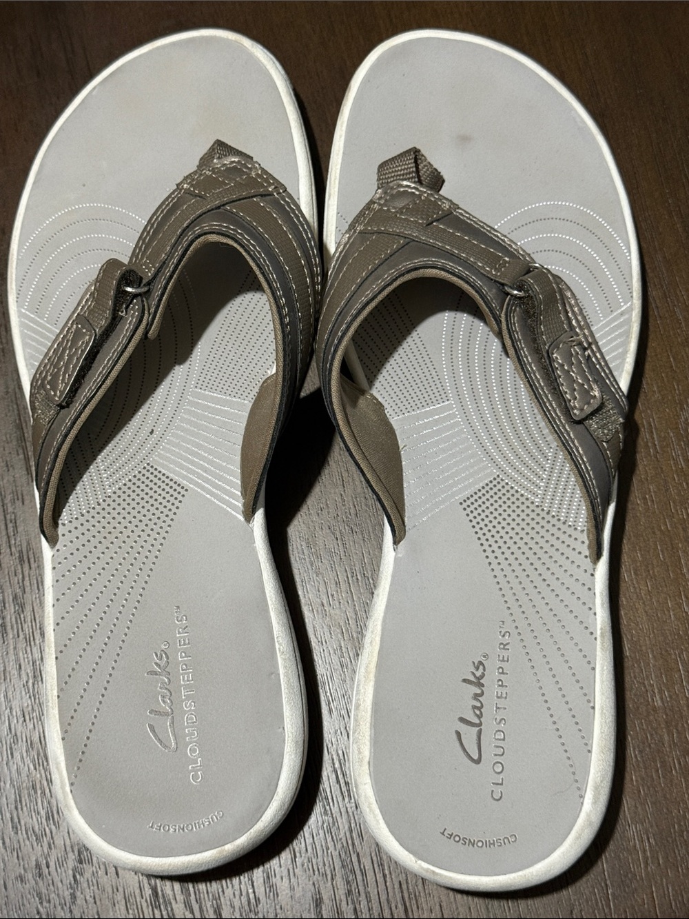 Clarks Breeze Sea Taupe and White Cloudsteppers Sandals 10